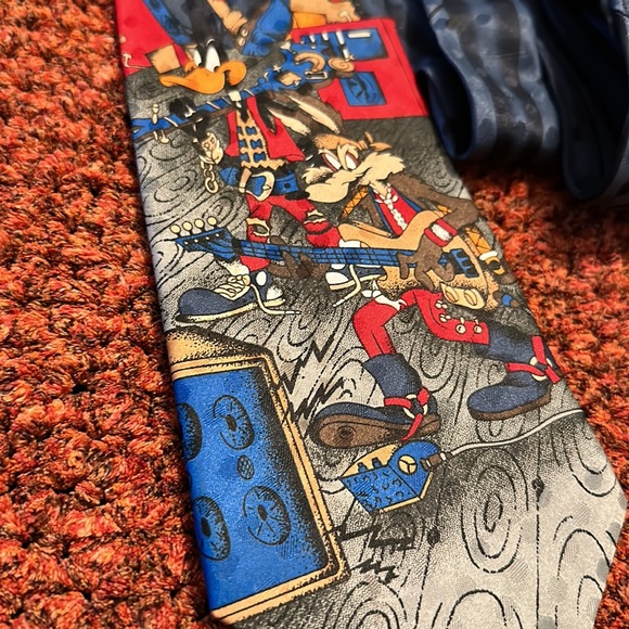 Vintage Looney Tunes Tie - Picture 2 of 7